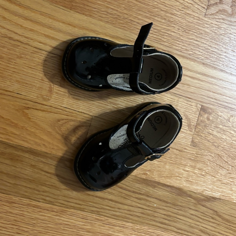 EUC Footmates Mary Jane’s Black size 4 toddler